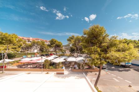 Sitgesbeachhostal-restaurant-view